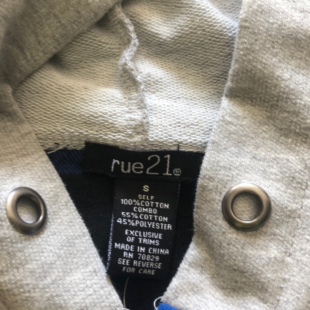 Button up - Picture 2 of 2